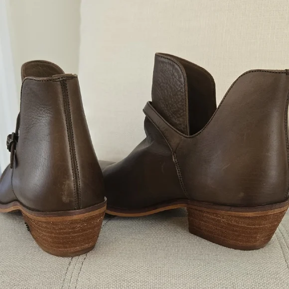 NWOT - Sam Edelman Dark Brown Ankle Booties - Picture 5 of 6